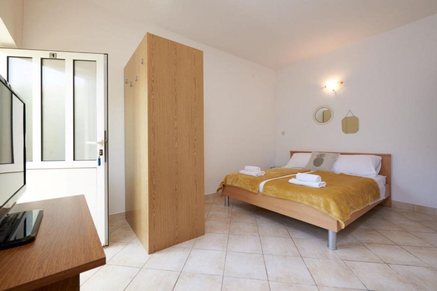 Apartments Mare - 30 M From Pebble Beach Seget Vranjica Exterior foto