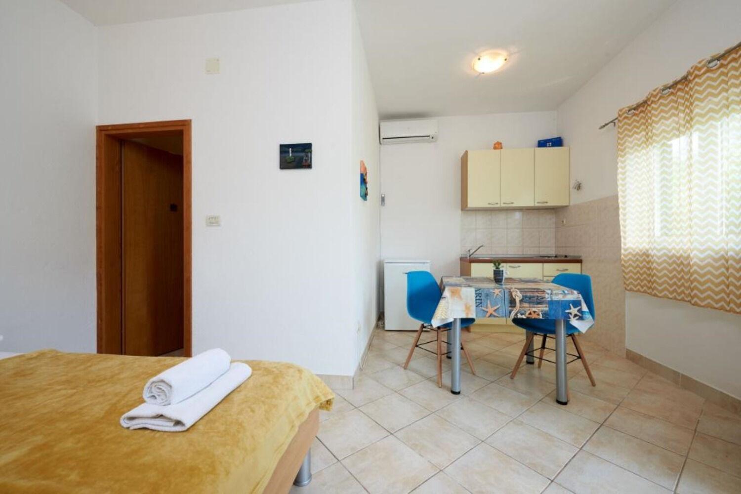 Apartments Mare - 30 M From Pebble Beach Seget Vranjica Exterior foto